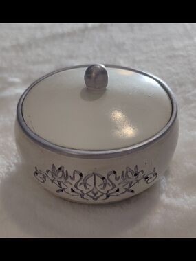 Round Decorative Trinket Box in Ivory and Silver